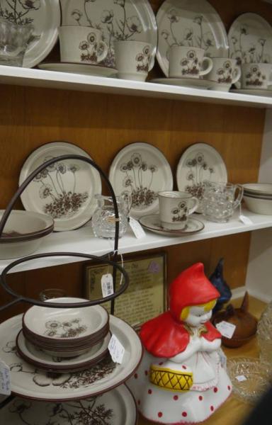 Needing a new dish set? We have beautiful dishware you are sure to love! 