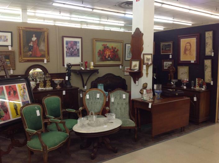 Find a variety of beautiful antique furniture right here! 