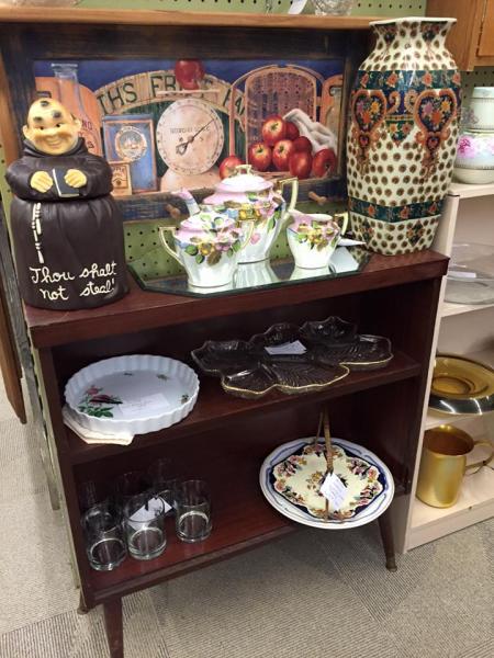 We carry many signature china sets and crystal dishware you are sure to love! 
